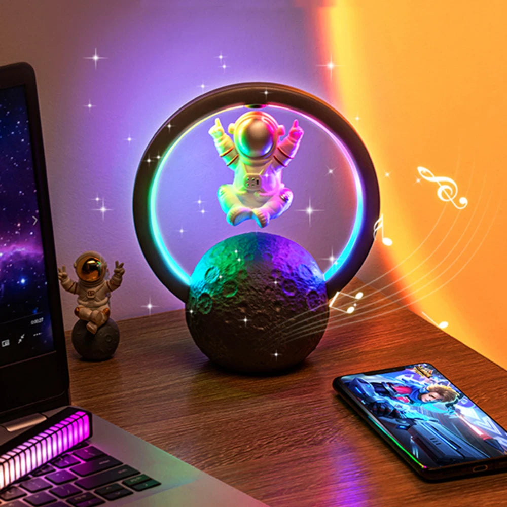 Astronaut Lamp