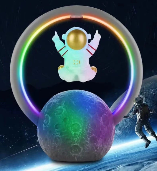 Astronaut Lamp